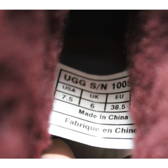 UGG Australia Women's Black Leather Burgundy Sheepskin Foldover Boots‎ Size 7.5 - Picture 9 of 12